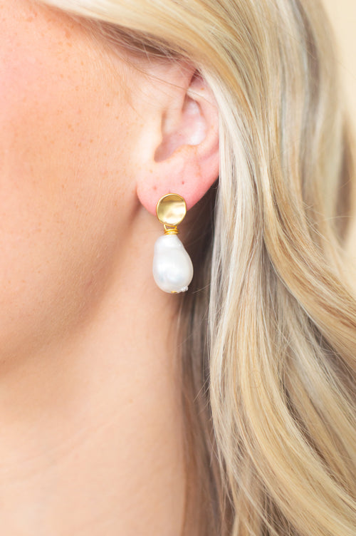 Alli Pearl Earrings