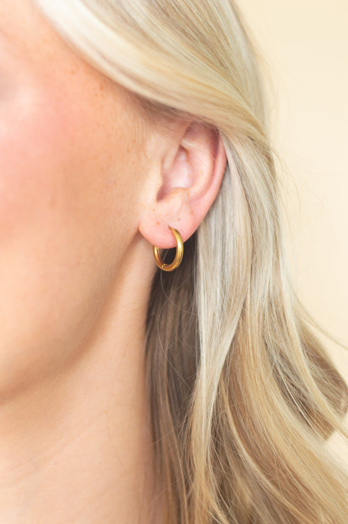 Maiden Huggie Earrings- gold